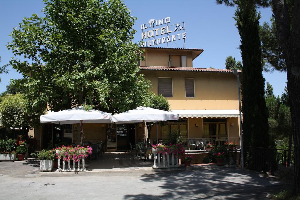 Hotel Ristorante Il Pino Чиуси Экстерьер фото